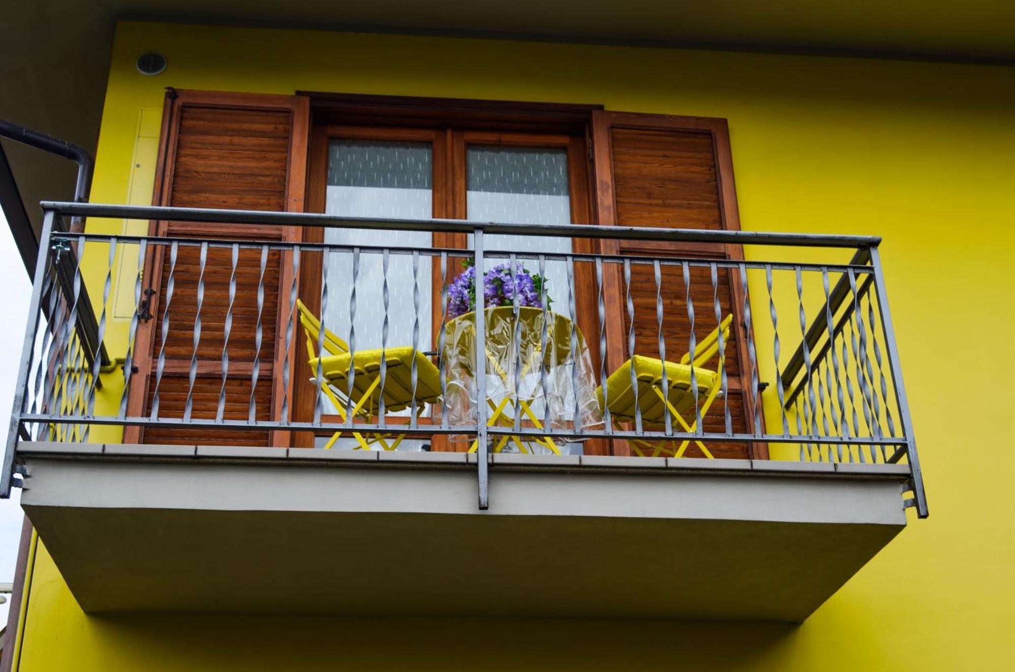 Apartment L'Ulivo Lake View In Private Street เลียร์นา ภายนอก รูปภาพ