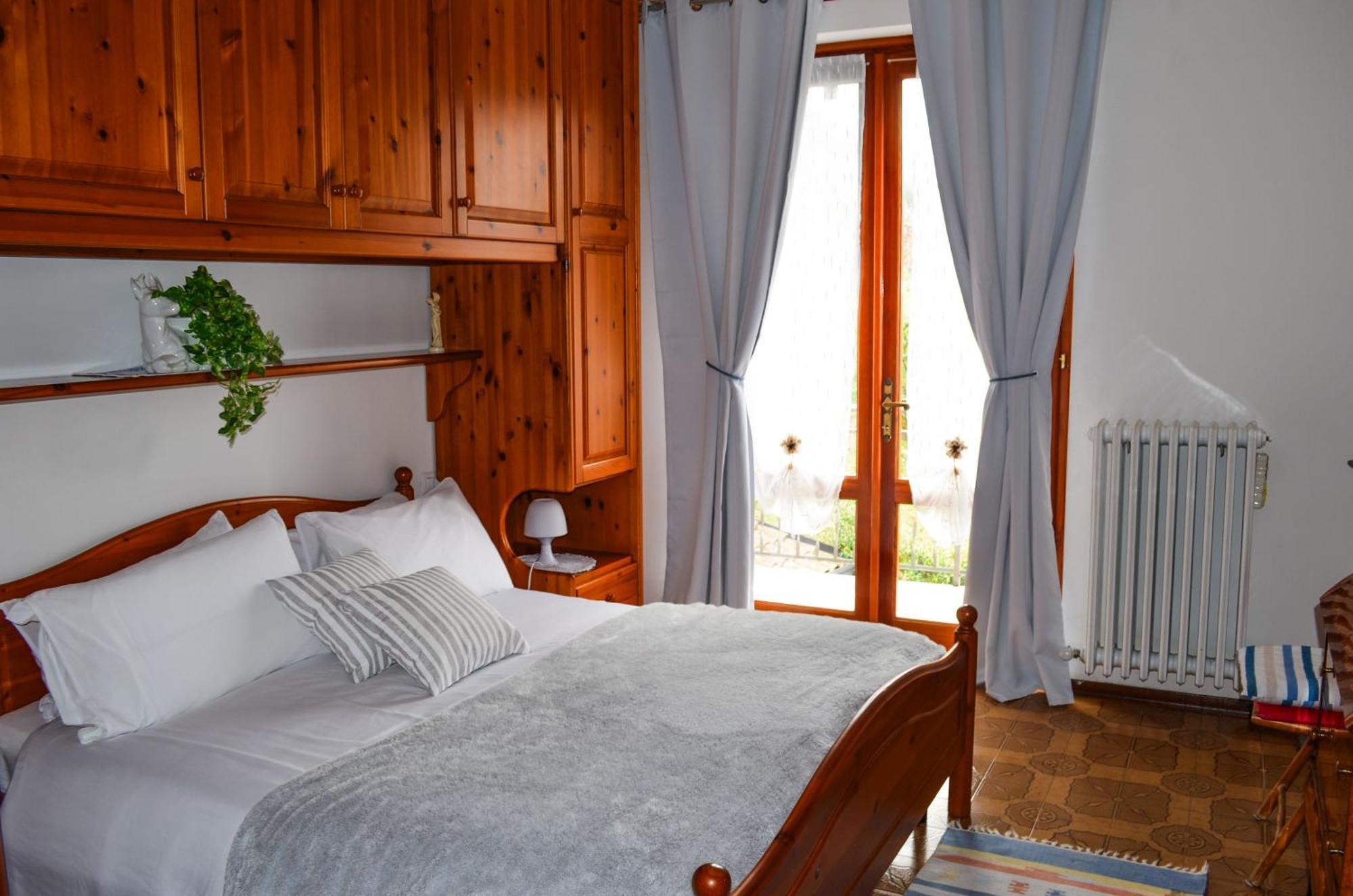 Apartment L'Ulivo Lake View In Private Street เลียร์นา ภายนอก รูปภาพ