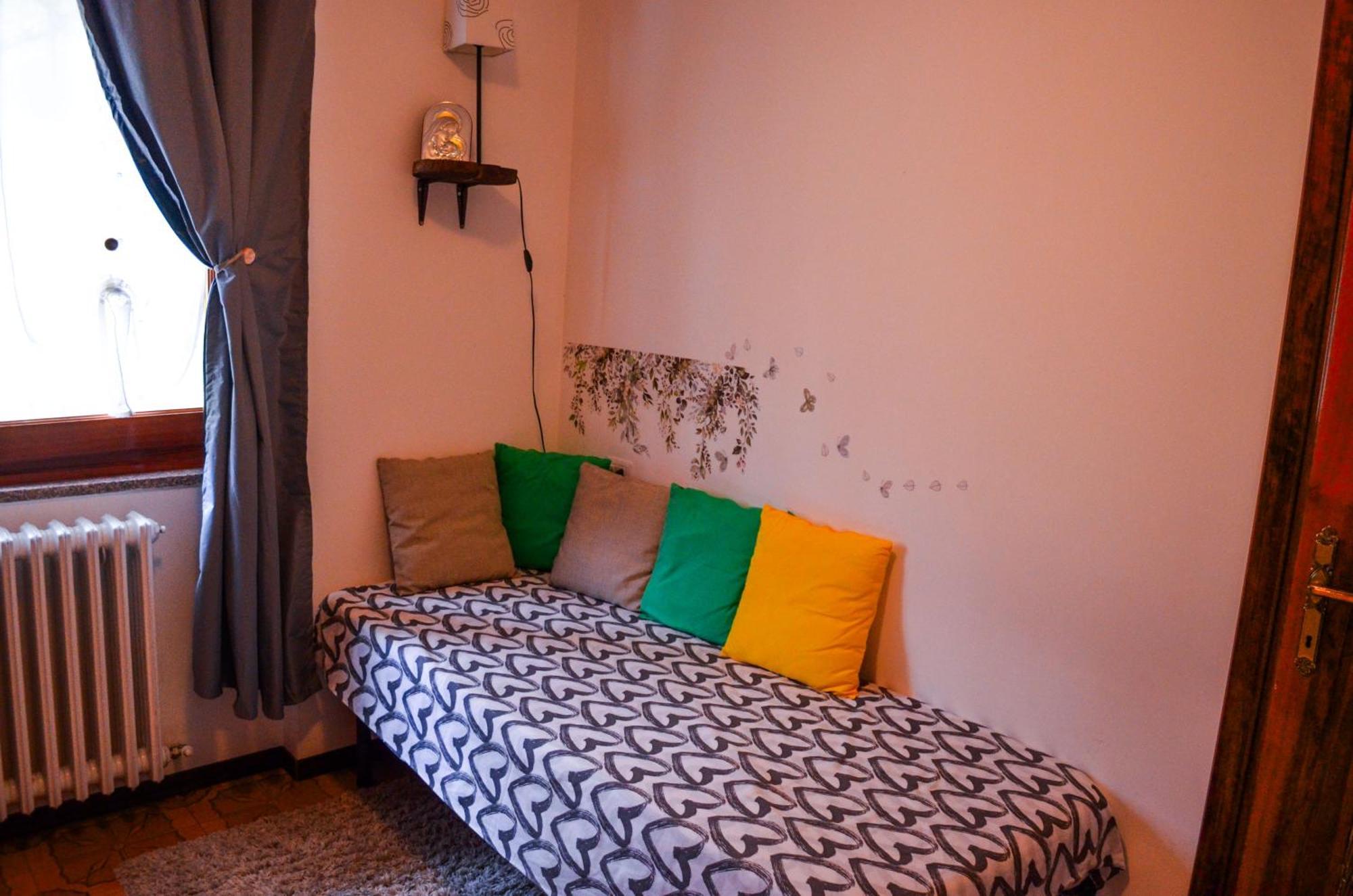 Apartment L'Ulivo Lake View In Private Street เลียร์นา ภายนอก รูปภาพ